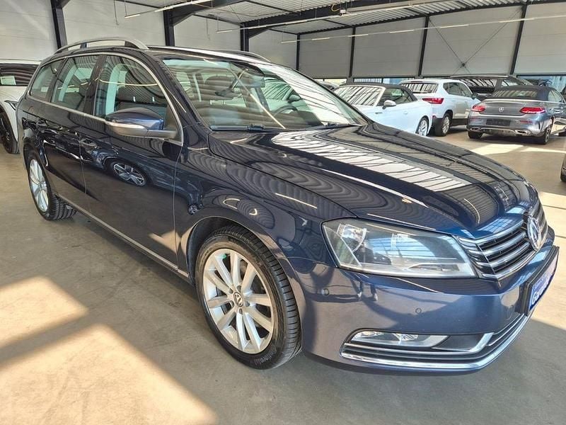Gebraucht VW Passat Highline 180 PS (132 kW) 2013 Blau Kombi