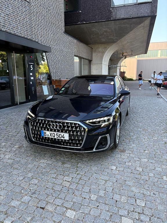Blau Gebraucht 2023 Audi A8 Ambiente Limousine | 55.900 € (Guter Preis) - Bild 1/4