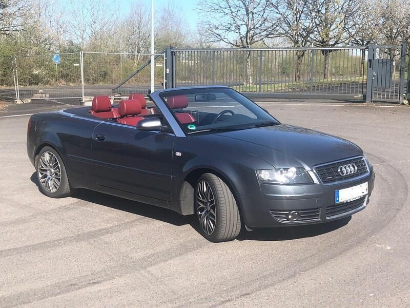 Grau Gebraucht 2004 Audi A4 Cabriolet Cabrio | 10.500 € - Bild 1/4