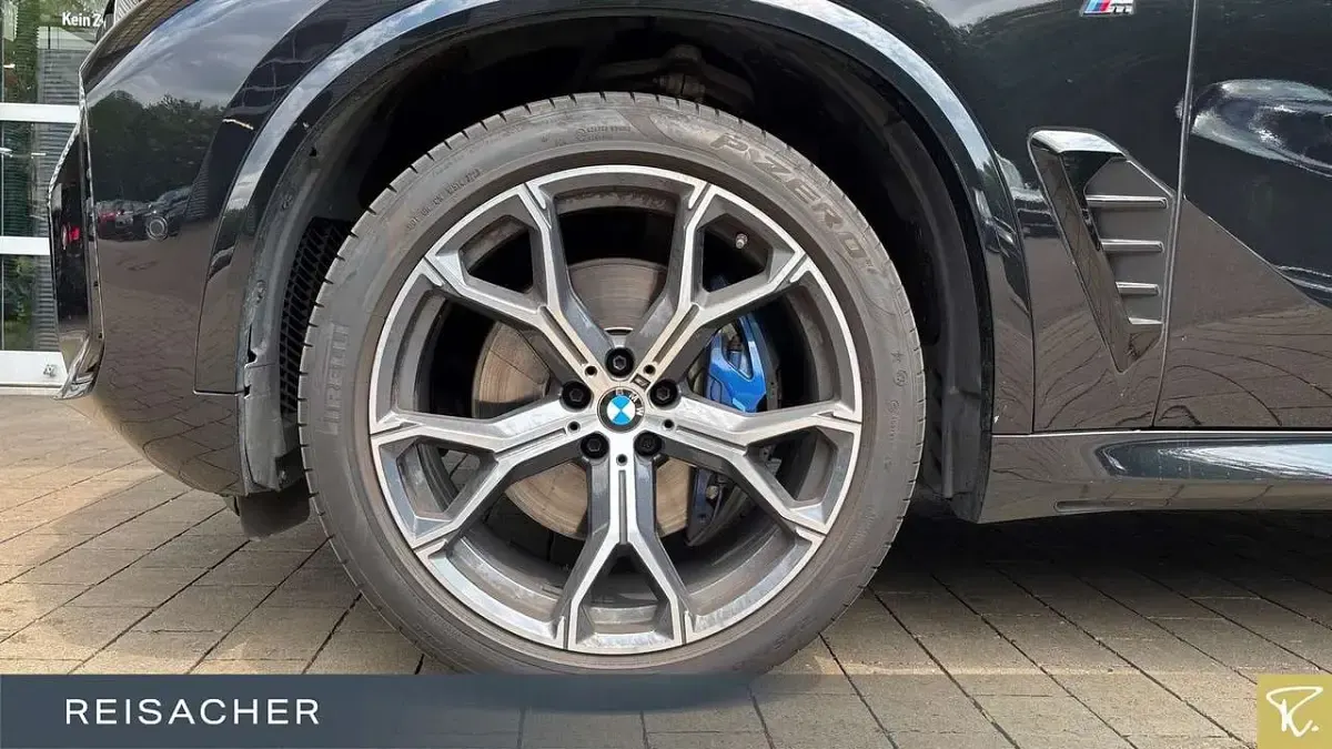 Gebraucht BMW X5 M Sport 334 PS (245 kW) 2024 Saphirschwarz metallic SUV