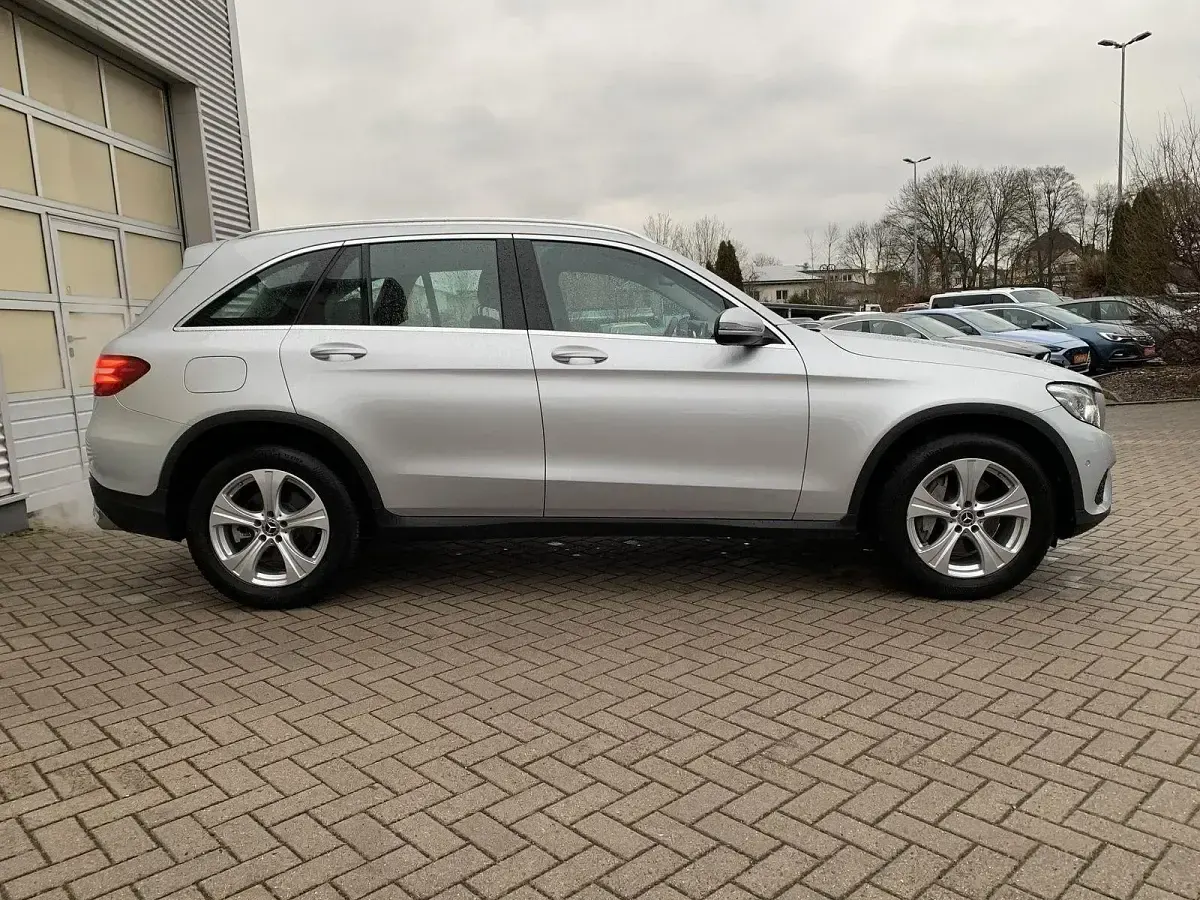 Gebraucht Mercedes GLC300 AMG 245 PS (180 kW) 2018 Silber SUV