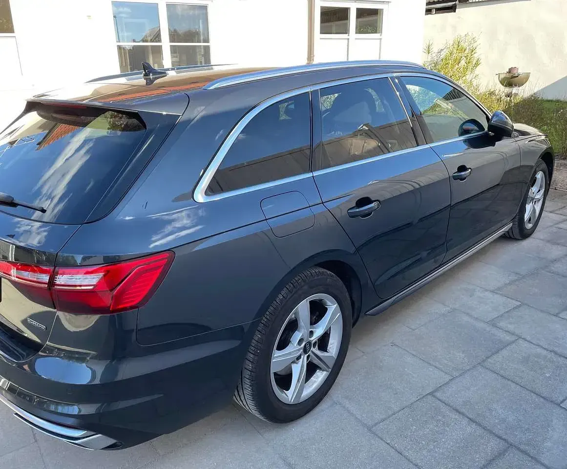 Używany Audi A4 Advanced 204 KM (150 kW) 2021 Szary Kombi