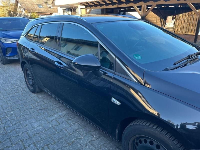 Second-hand Opel Astra Active 150 CP (110 kW) 2017 Negru Break