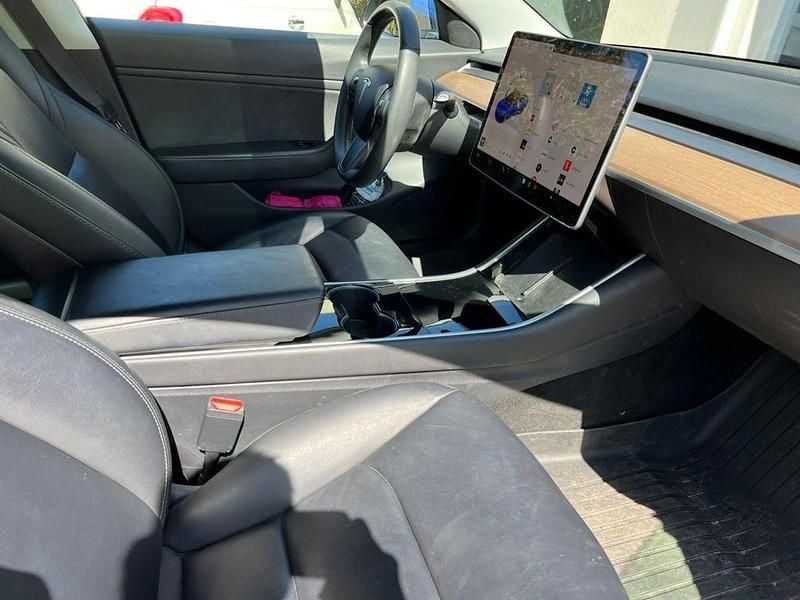 Blau Gebraucht 2020 Tesla Model 3 Limousine | 21.900 € (Guter Preis) - Bild 1/4