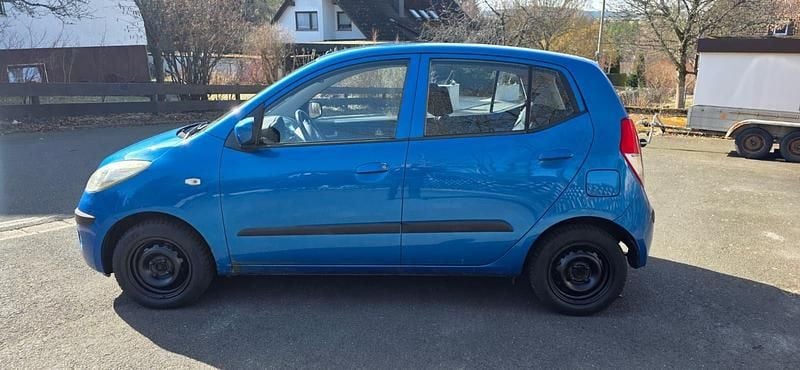 Gebraucht Hyundai i10 78 PS (57 kW) 2009 Blau Kleinwagen