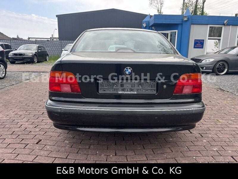 Second-hand BMW 520 150 CP (110 kW) 1999 Negru Berlinǎ