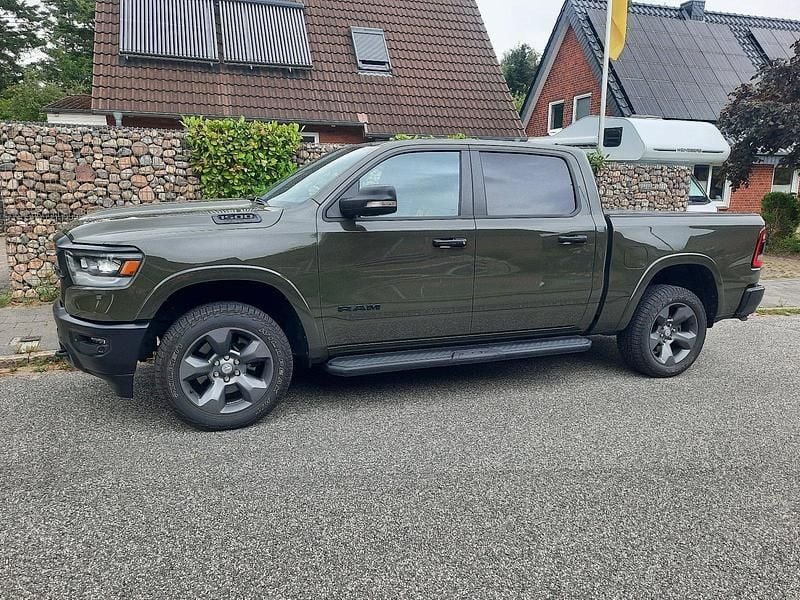 Grün Gebraucht 2021 Dodge Ram Abholung | 51.999 € (Etwas zu teuer) - Bild 1/4