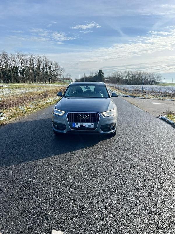 Grau Gebraucht 2013 Audi Q3 SUV | 12.999 € (Fairer Preis) - Bild 1/3