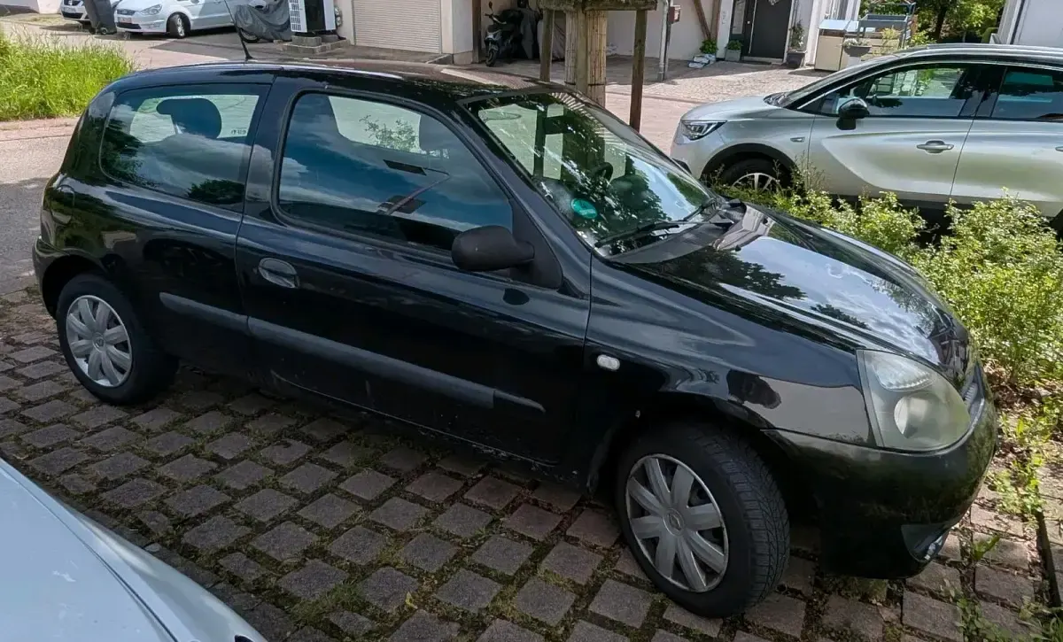 Używany Renault Clio II Campus 58 KM (42 kW) 2008 Hatchback