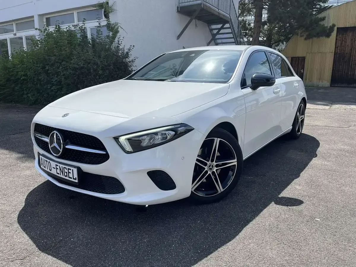 Gebraucht Mercedes A200 Progressive 163 PS (119 kW) 2020 Polarweiss  unilack Limousine