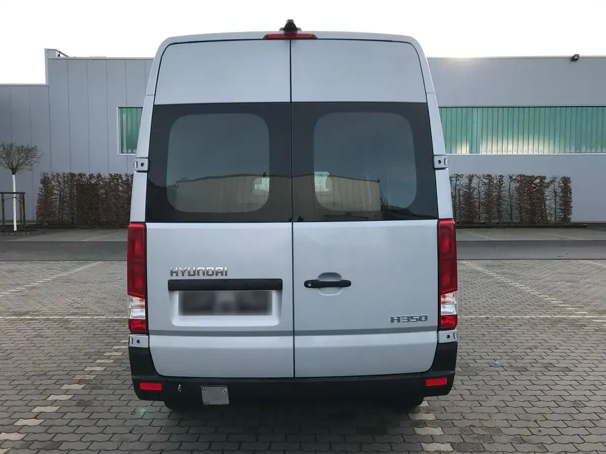 Gebraucht Hyundai H 350 170 PS (125 kW) 2018 Silber Van