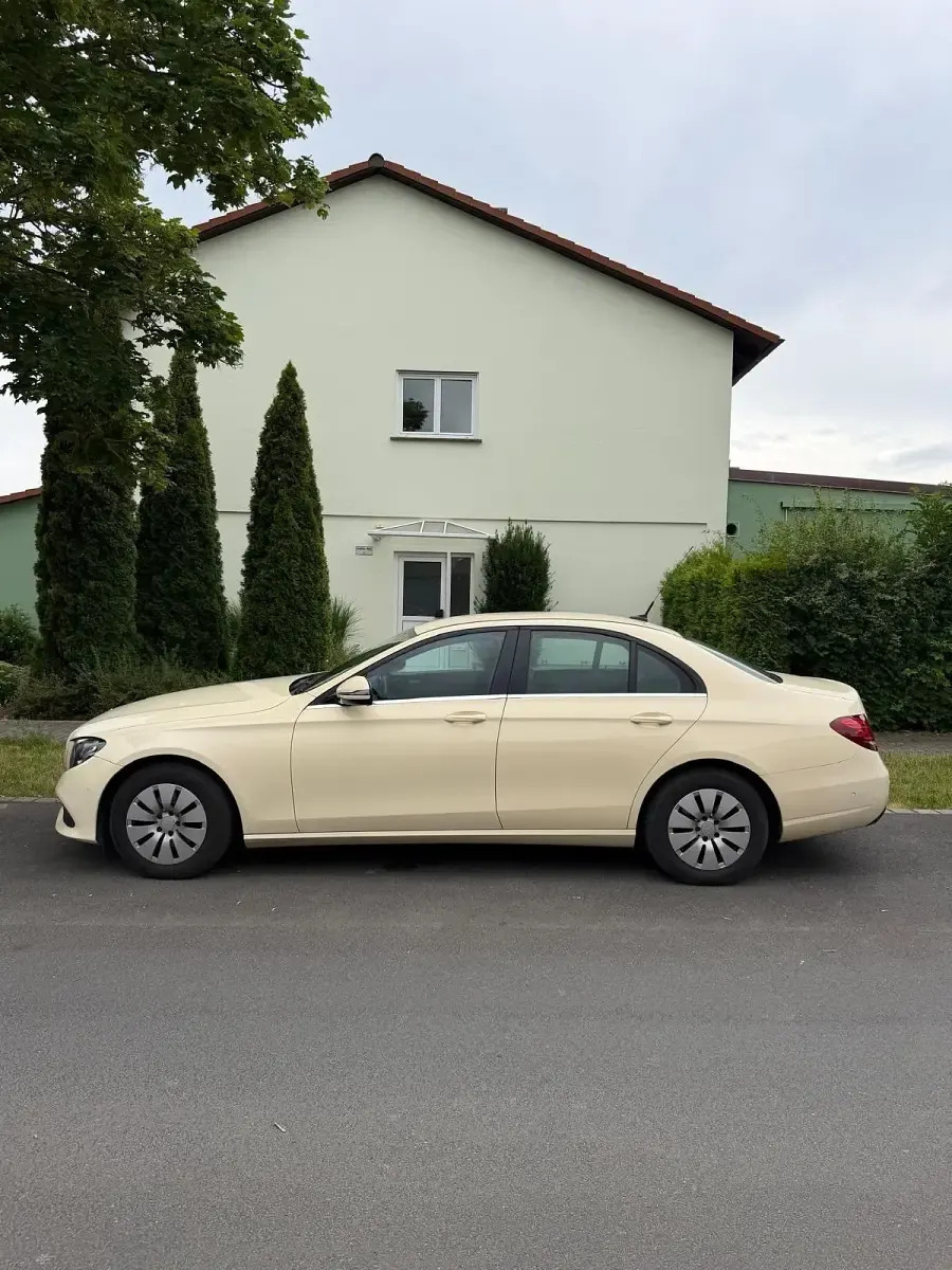 Gebraucht Mercedes E200 150 PS (110 kW) 2017 Limousine