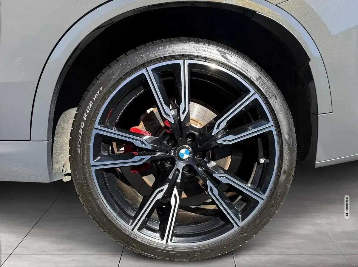 Gebraucht BMW X5 M Sport Line 530 PS (389 kW) 2023 Grau metallic SUV