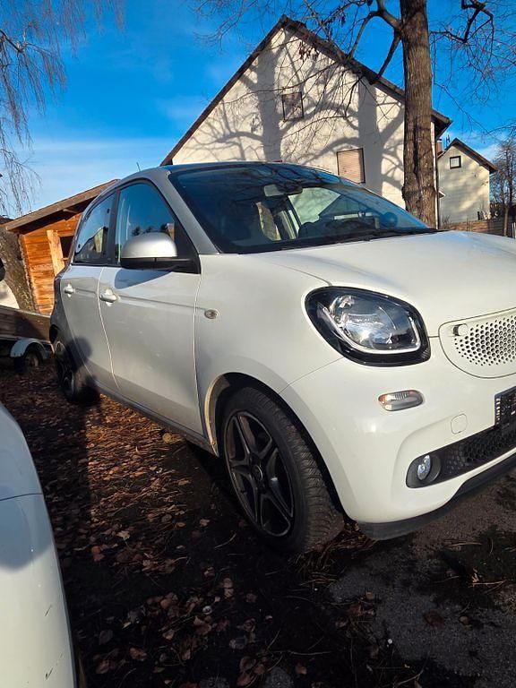 Gebraucht Smart ForFour 90 PS (66 kW) 2017 Weiß Kleinwagen