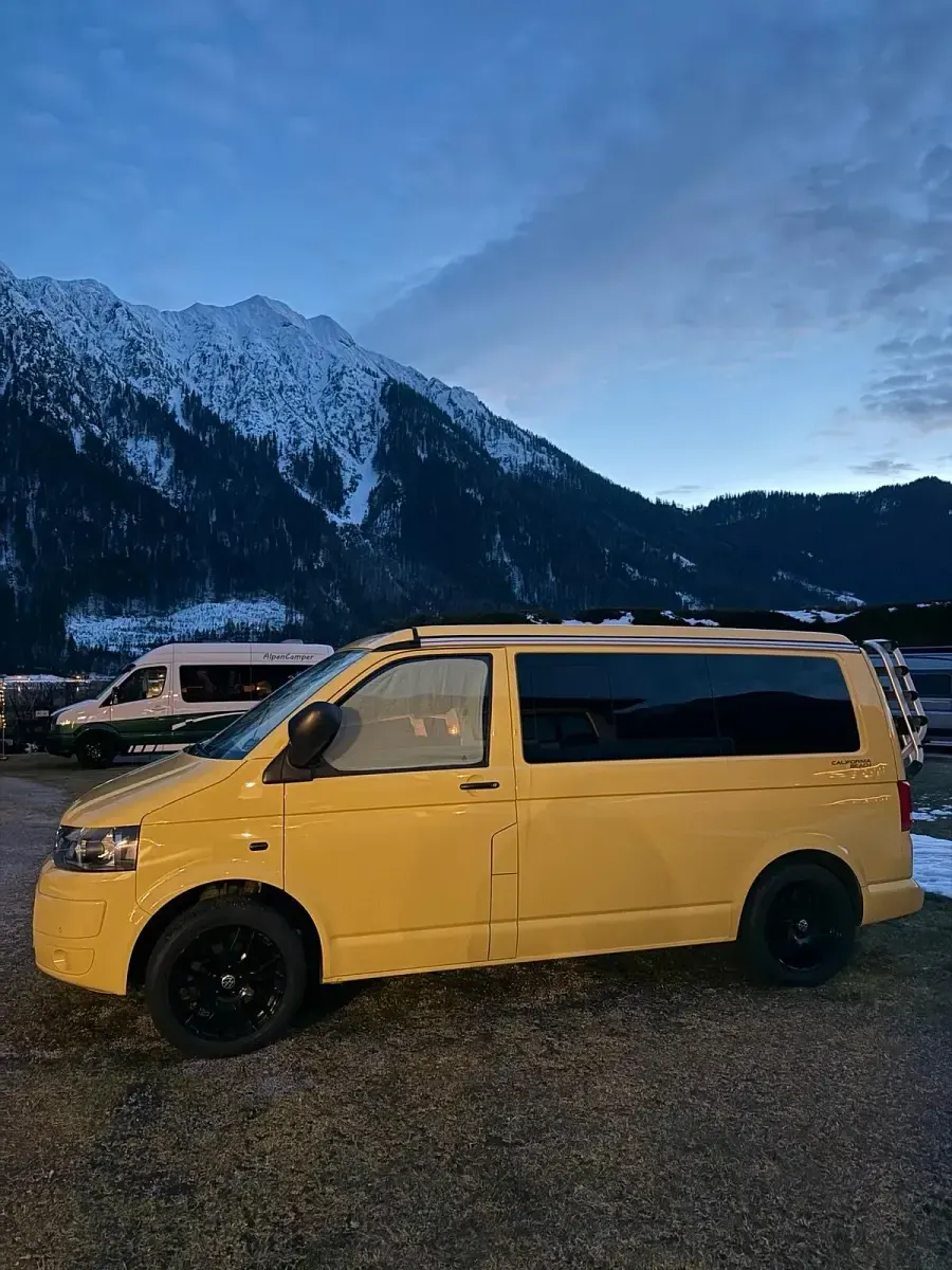 Gebraucht VW California Beach 150 PS (110 kW) 2011 Gelb Van