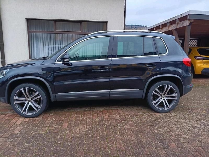 Schwarz Gebraucht 2012 VW Tiguan SUV | 9.700 € (Fairer Preis) - Bild 1/4