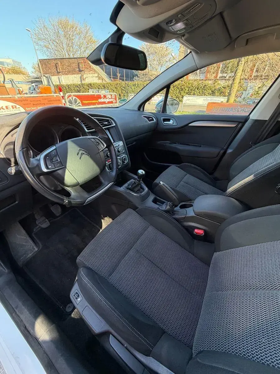 Used Citroën C4 PureTech 131 HP (96 kW) 2014 White Sedan