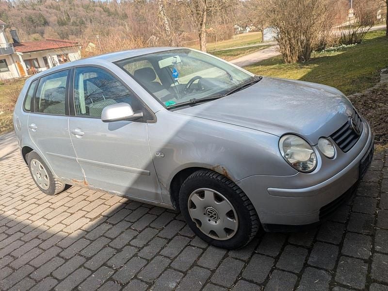 Second-hand VW Polo 75 CP (55 kW) 2004 Argintiu Hatchback