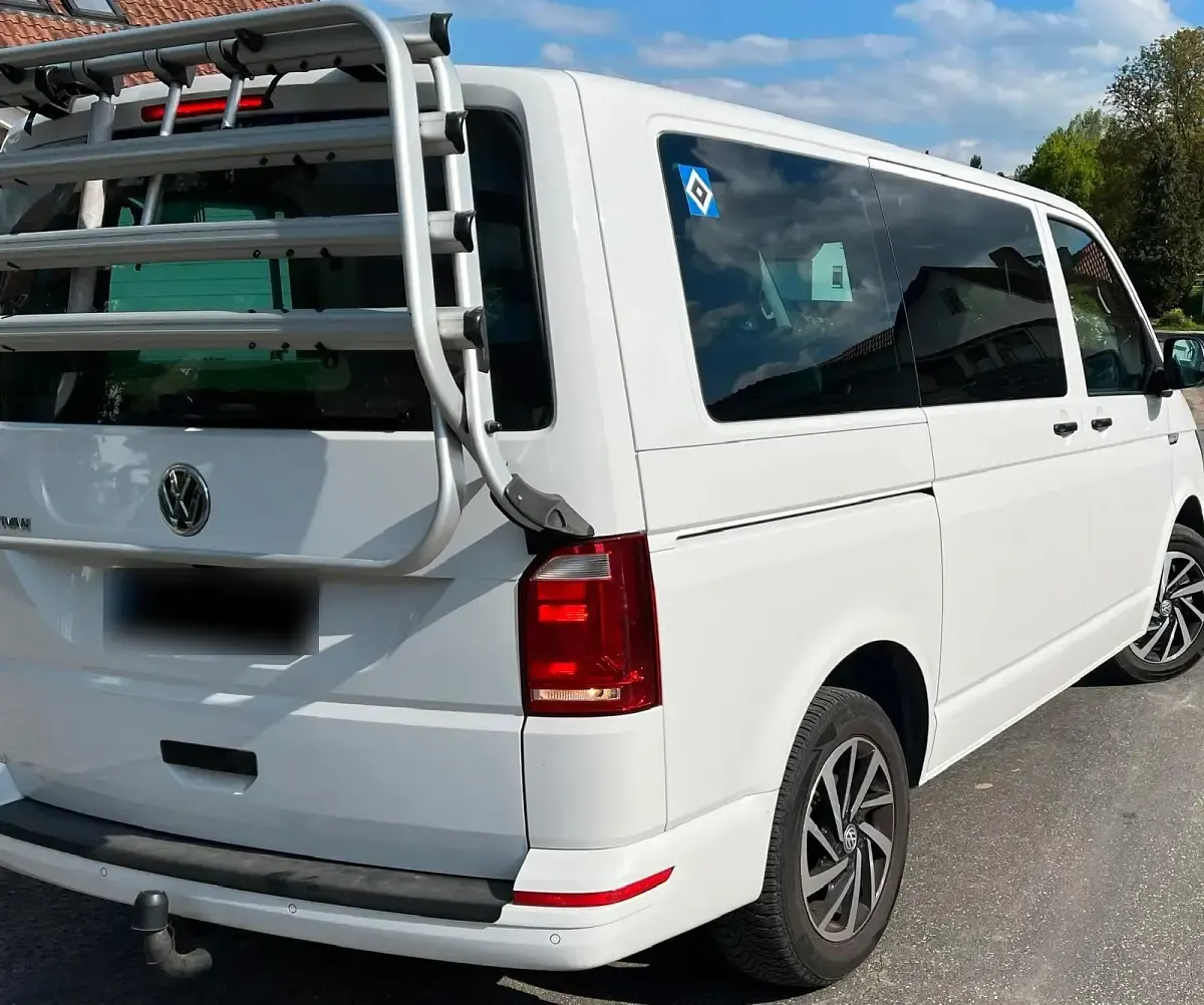 Käytetty VW Multivan Trendline 150 HP (110 kW) 2020 Valkoinen Tila-auto