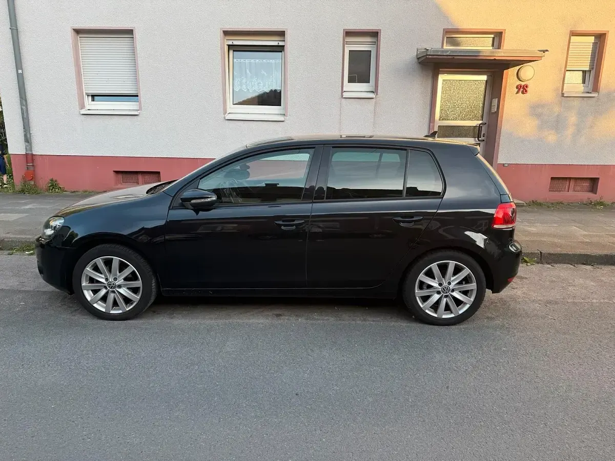 Gebraucht VW Golf VII Highline 90 PS (66 kW) 2012 Schwarz Kleinwagen