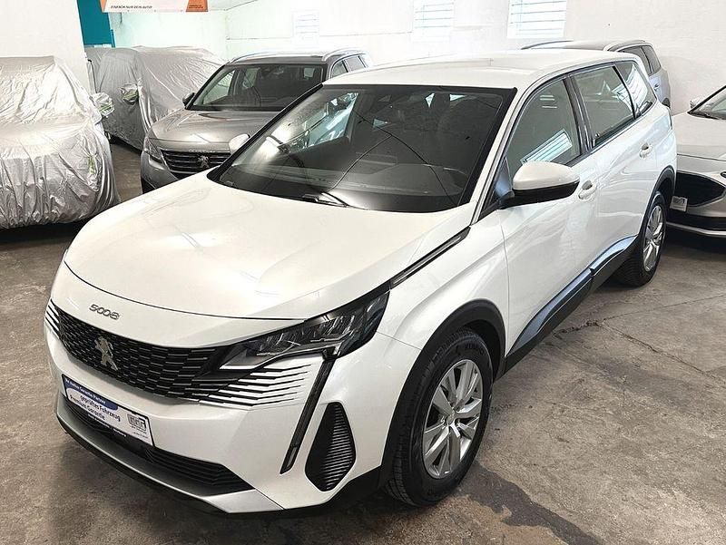 Weiß Gebraucht 2021 Peugeot 5008 Van / Kleinbus | 21.990 € (Fairer Preis) - Bild 1/4