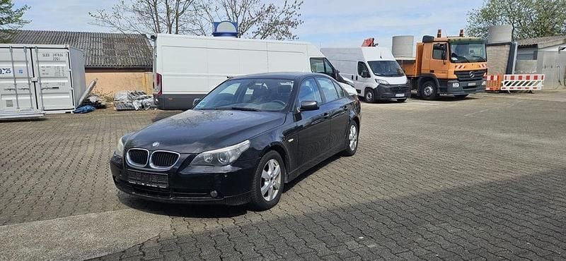 Gebraucht BMW 523 177 PS (130 kW) 2005 Schwarz Limousine