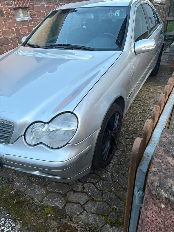Gebraucht Mercedes C180 143 PS (105 kW) 2002 Silber Limousine