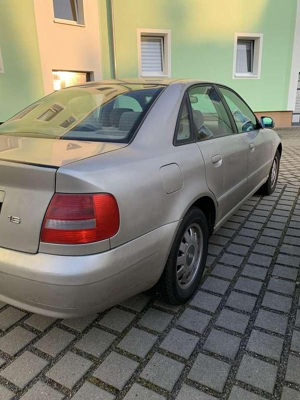 Gebraucht Audi A4 110 PS (80 kW) 1999 Limousine