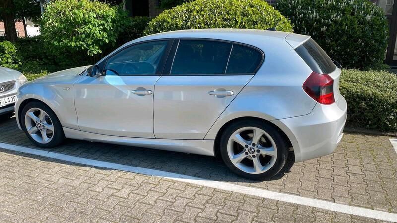 Silber Gebraucht 2006 BMW 116 Sport Line Kleinwagen | 3.800 € (Teuer) - Bild 1/4