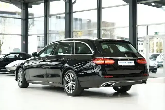 Gebraucht Mercedes E400 330 PS (242 kW) 2022 Schwarz  unilack Kombi