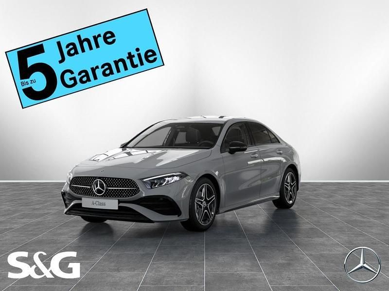 Manufaktur lack manufaktur ... Gebraucht 2025 Mercedes A200 AMG Limousine | 40.690 € (Teuer) - Bild 1/4