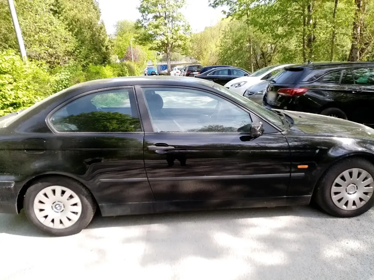 Gebraucht BMW 316 116 PS (85 kW) 2002 Schwarz Coupé