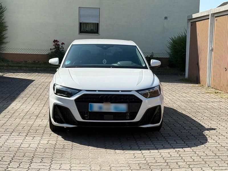 Gebraucht Audi A1 S-Line 150 PS (110 kW) 2023 Weiß SUV