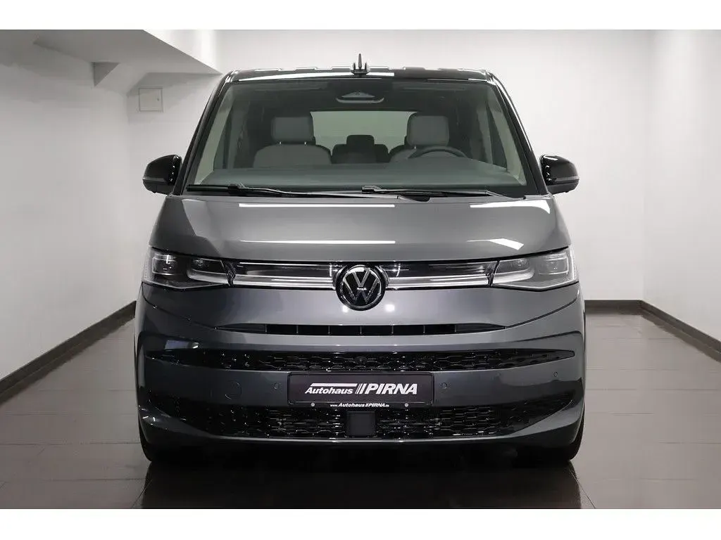Gebraucht VW Multivan Edition 150 PS (110 kW) 2026 Grau Van / Kleinbus