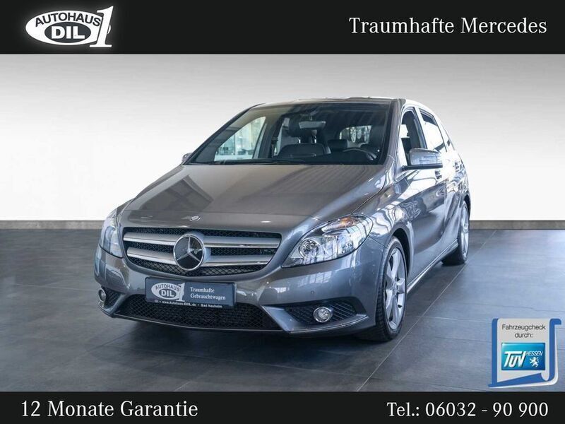 Grau (mountaingrau met.) Gebraucht 2014 Mercedes B200 Van / Kleinbus | 16.450 € (Teuer) - Bild 1/3