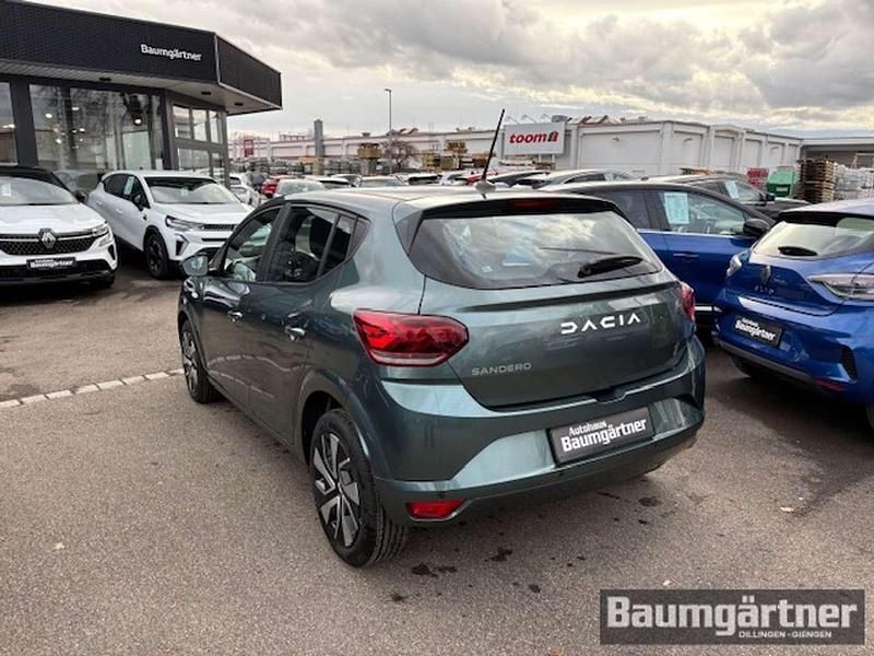 Neu Dacia Sandero Expression 91 PS (66 kW) 2025 Zedergrün metallic Kleinwagen