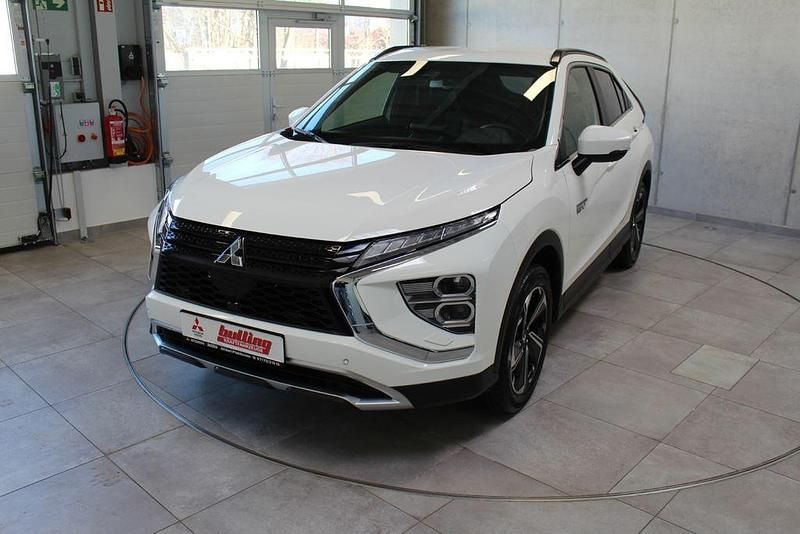Gebraucht Mitsubishi Eclipse Cross Plus 188 PS (138 kW) 2022 Weiß SUV