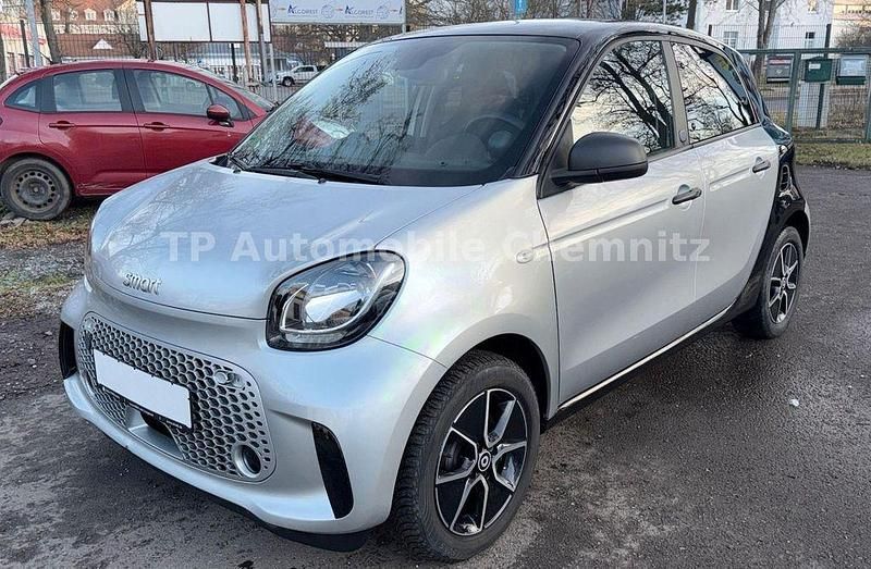Silber Gebraucht 2021 Smart ForFour Electric Drive Limousine | 7.499 € (Guter Preis) - Bild 1/4