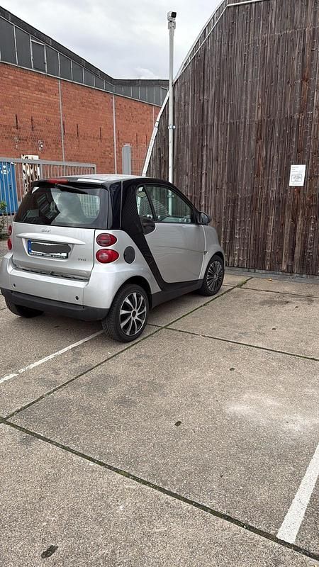 Silber Gebraucht 2009 Smart ForTwo Coupé Coupé | 3.200 € (Guter Preis) - Bild 1/1