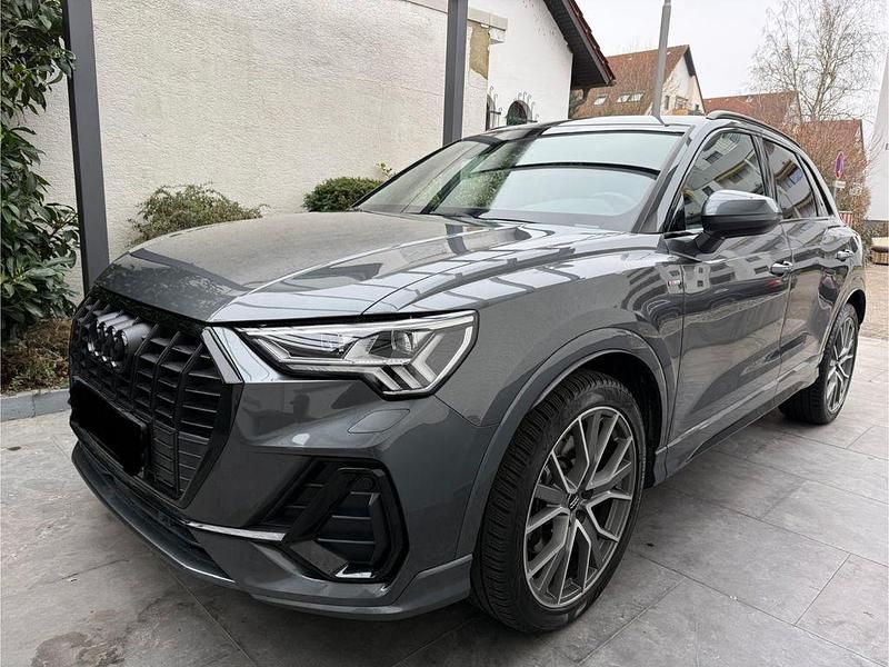 Grau Gebraucht 2019 Audi Q3 S-Line SUV | 33.200 € (Etwas zu teuer) - Bild 1/4