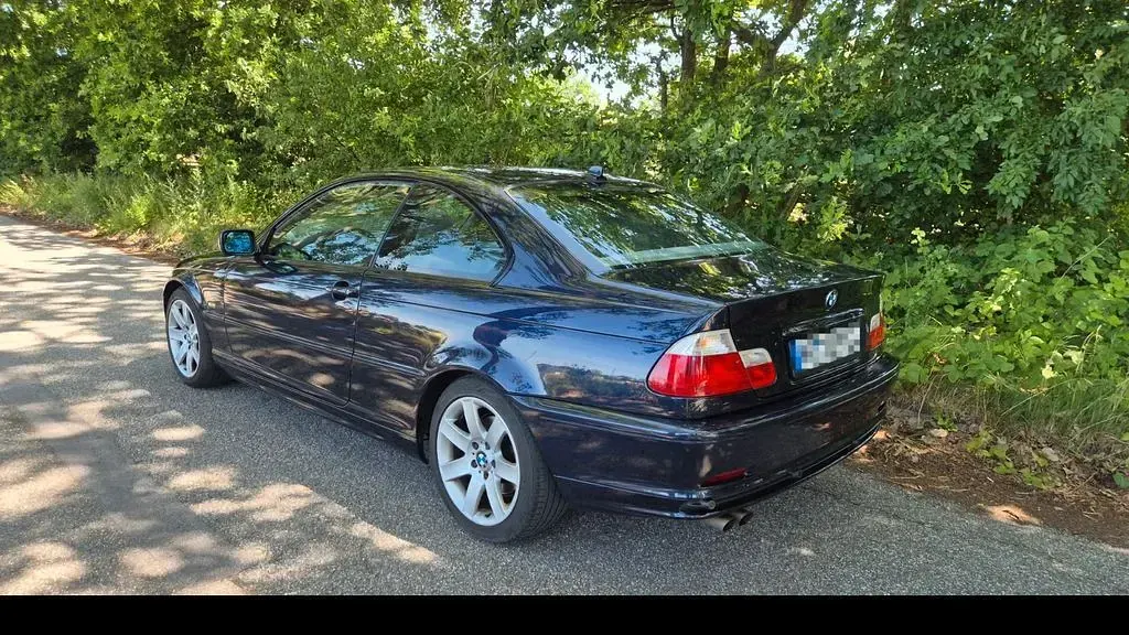 Gebraucht BMW 325 192 PS (141 kW) 2001 Blau Coupé