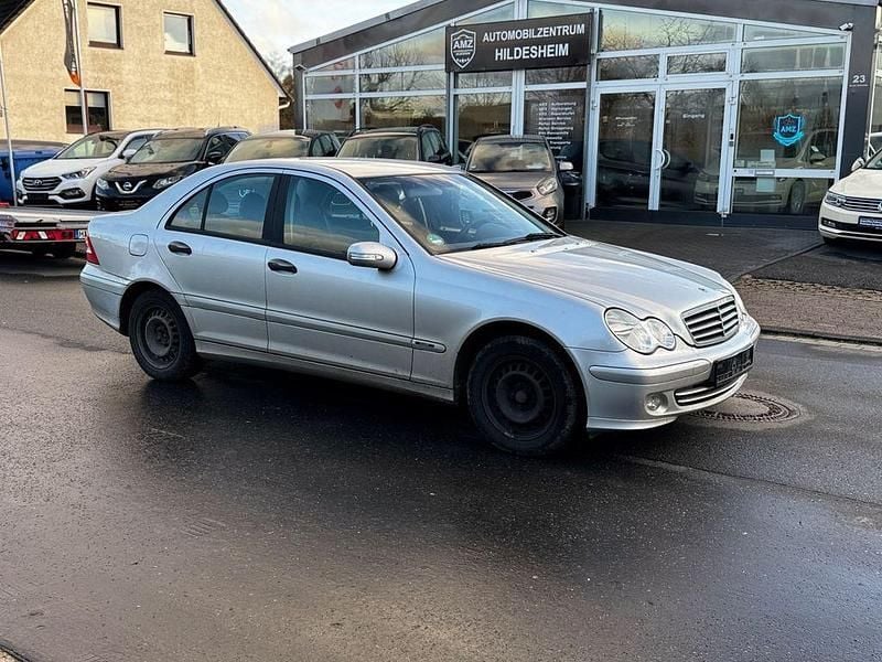 Silber Gebraucht 2004 Mercedes C180 Limousine | 1.190 € (Superpreis) - Bild 1/4