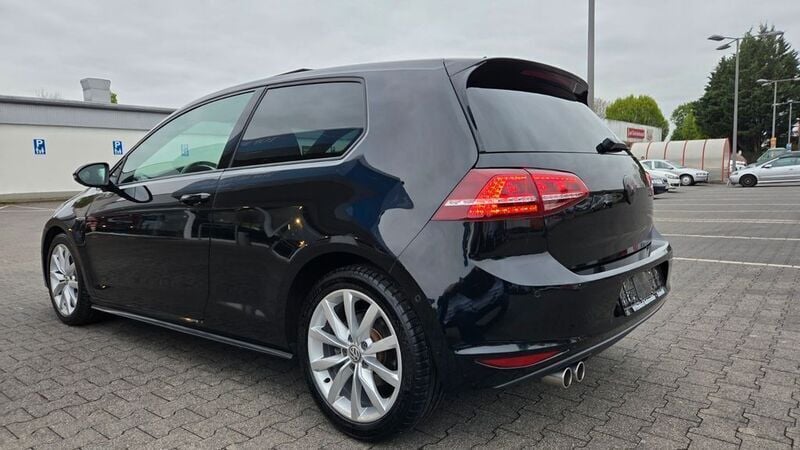 Schwarz Gebraucht 2015 VW Golf VII GTD Limousine | 13.800 € (Guter Preis) - Bild 1/4