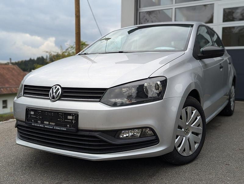 Silber Gebraucht 2015 VW Polo Trendline Limousine | 7.350 € (Guter Preis) - Bild 1/4