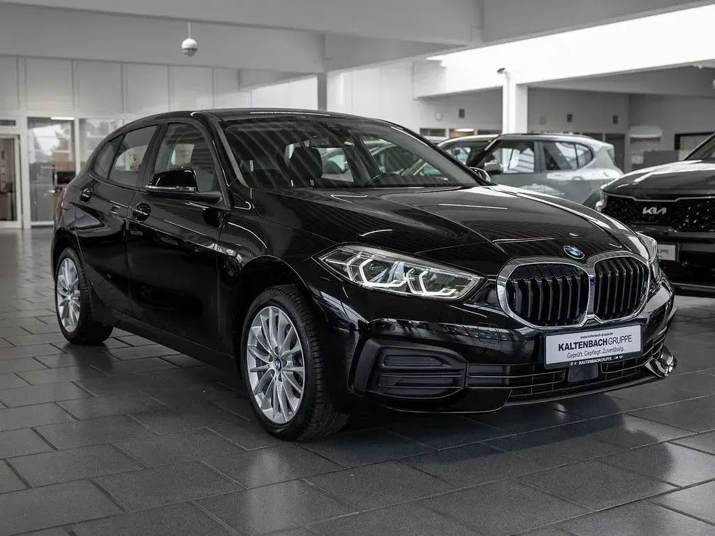 Gebraucht BMW 118 Advantage 136 PS (100 kW) 2022 Schwarz Kleinwagen