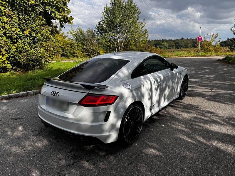Second-hand Audi TT Ambiente 245 CP (180 kW) 2021 Alb Coupe