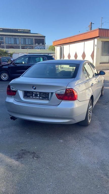 Gebraucht BMW 325 218 PS (160 kW) 2005 Silber Limousine