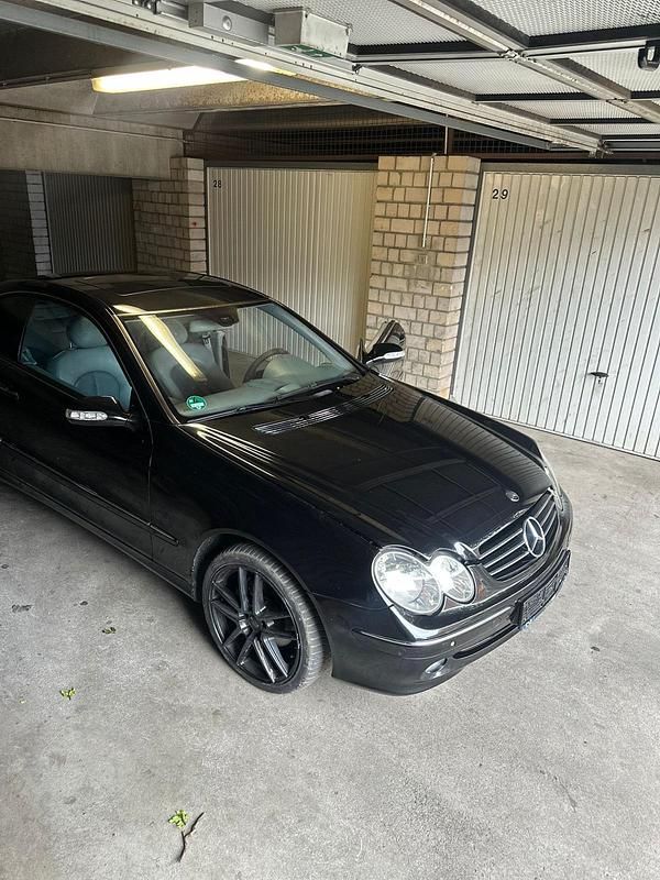 Schwarz Gebraucht 2003 Mercedes CLK240 Coupé | 2.300 € (Superpreis) - Bild 1/4