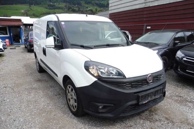 Weiß Gebraucht 2019 Fiat Doblò Van / Kleinbus | 5.519 € (Superpreis) - Bild 1/4
