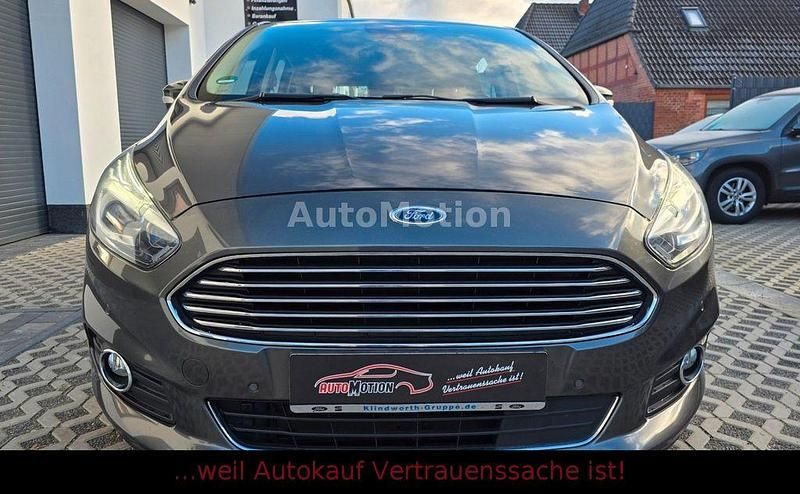 Gebraucht Ford S-MAX Titanium 190 PS (139 kW) 2018 Magneticgrau Van / Kleinbus
